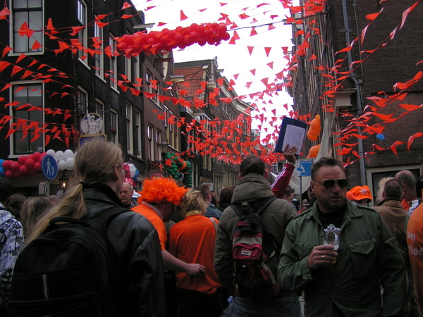 klik for at komme tilbage Her skulle have været et billede fra Koninginnedag i Amsterdam 2008.