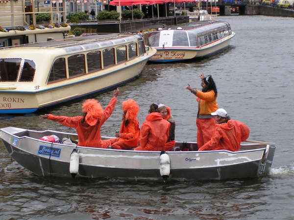 klik for at komme tilbage Her skulle have været et billede fra Koninginnedag i Amsterdam 2008.